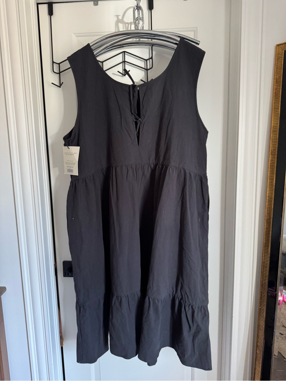 NWT TRADLANDS Birdie Sleeveless Dress Sleeveless Black Tiered Midi Dress